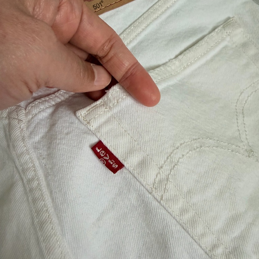 Levi’s 501 White High Rise Cutoff Shorts Raw Hem Button Fly W25 - Picture 4 of 13